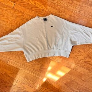 Nike Large Oversized Cropped Beige Sweatshirt